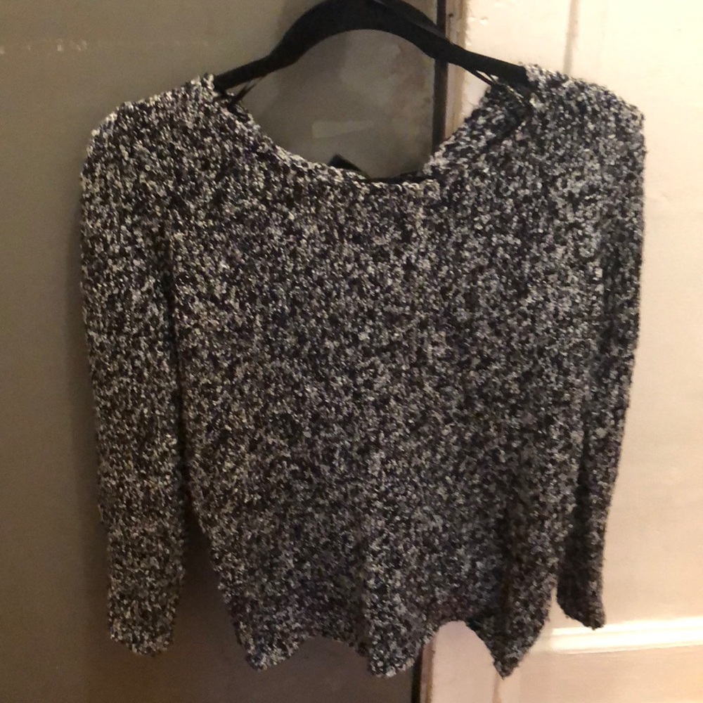 Back bow laced pullover sweater